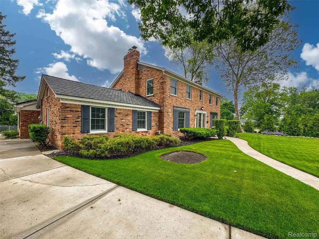 100 Overhill Road Bloomfield Hills City MI 48301
