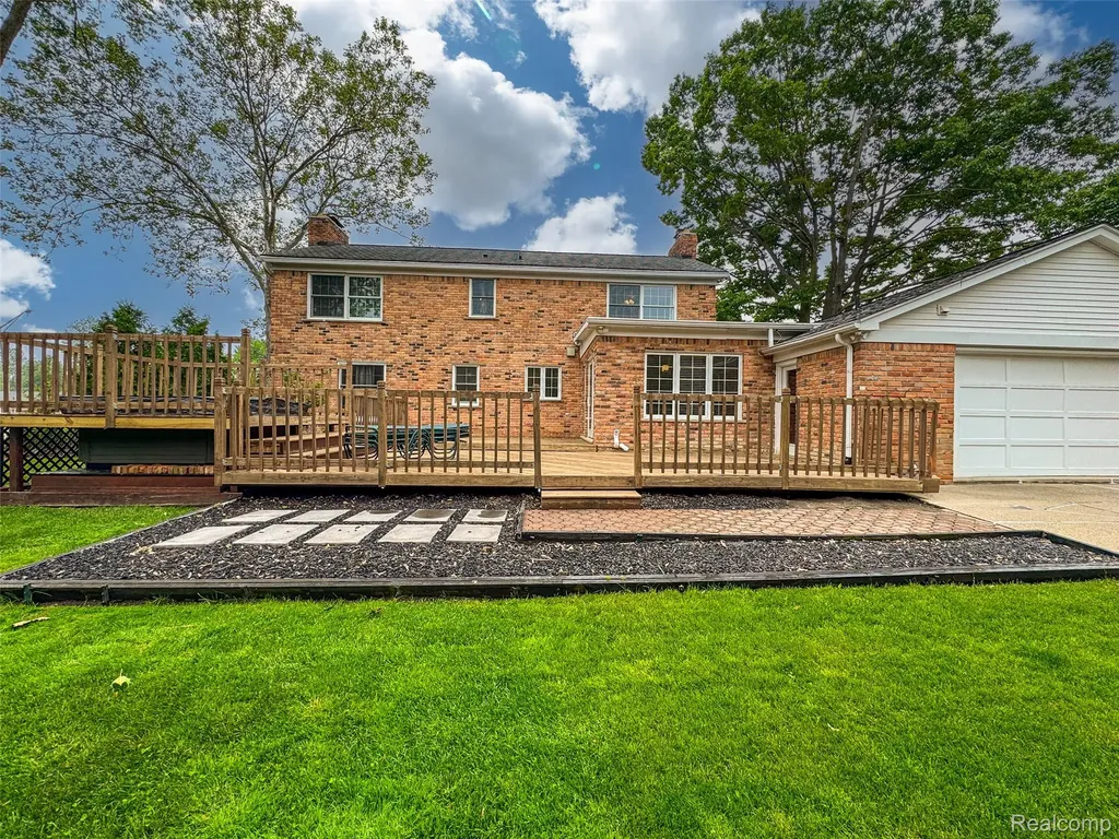 100 Overhill Road Bloomfield Hills City MI 48301