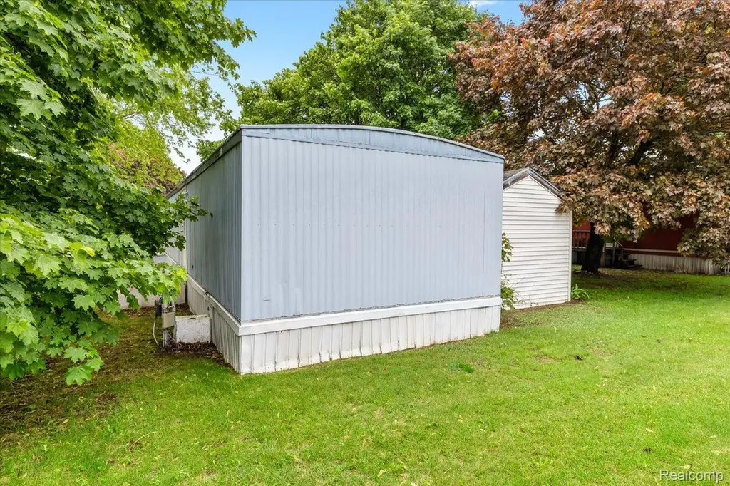 3723 Pinoak Street Brandon Charter Township MI 48348