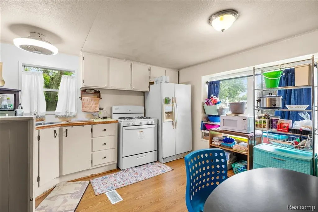 3723 Pinoak Street Brandon Charter Township MI 48348
