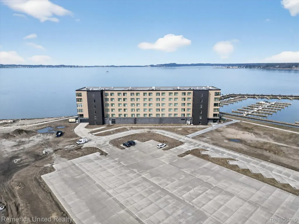 901 Adelaide Circle Muskegon City MI 49441