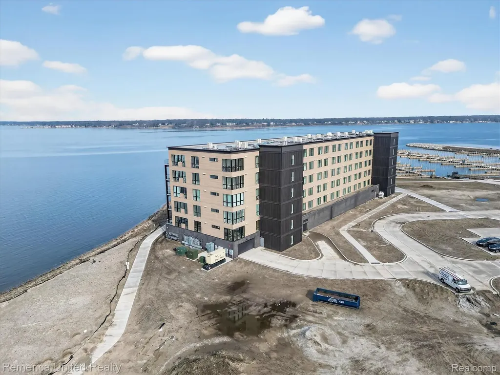 901 Adelaide Circle Muskegon City MI 49441
