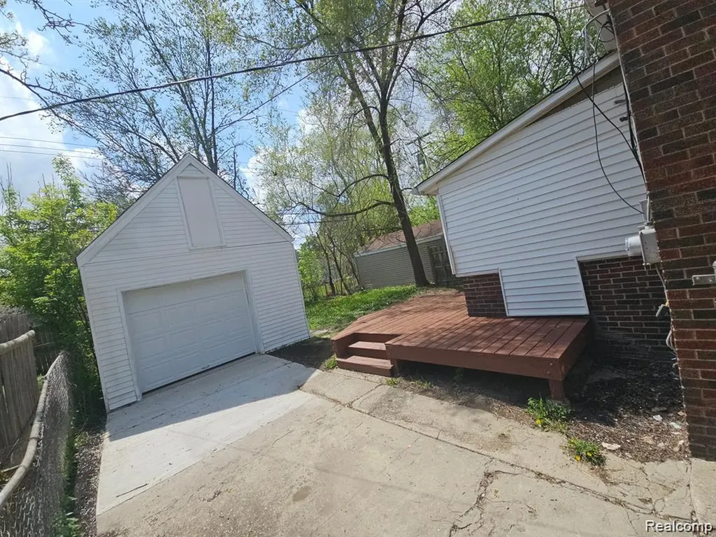 20300 Elkhart Street Harper Woods City MI 48225