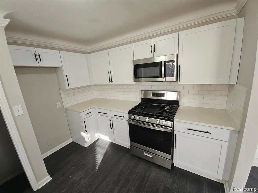 20300 Elkhart Street Harper Woods City MI 48225