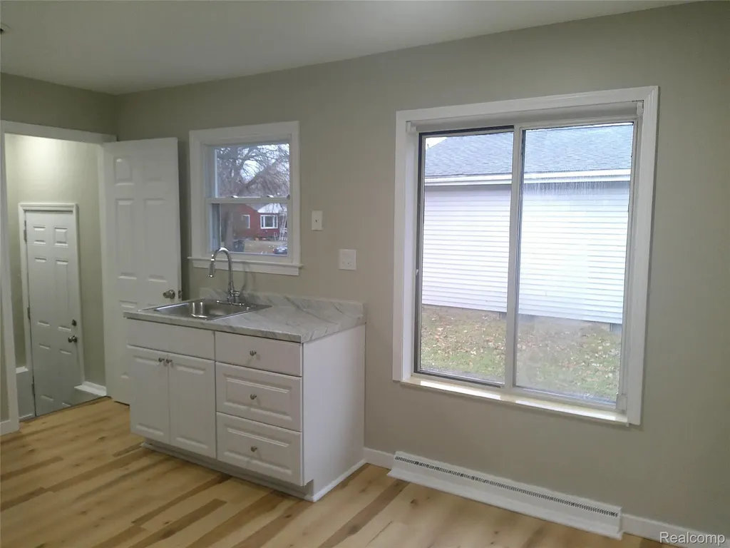 4502 Huckleberry Lane Flint City MI 48507