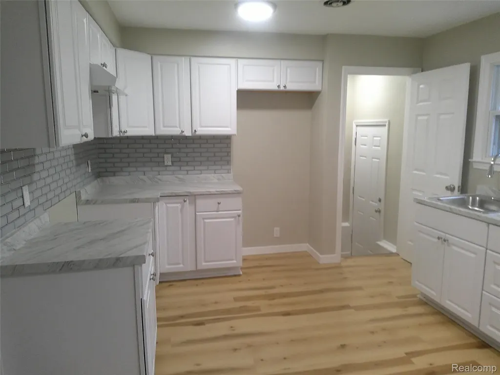 4502 Huckleberry Lane Flint City MI 48507