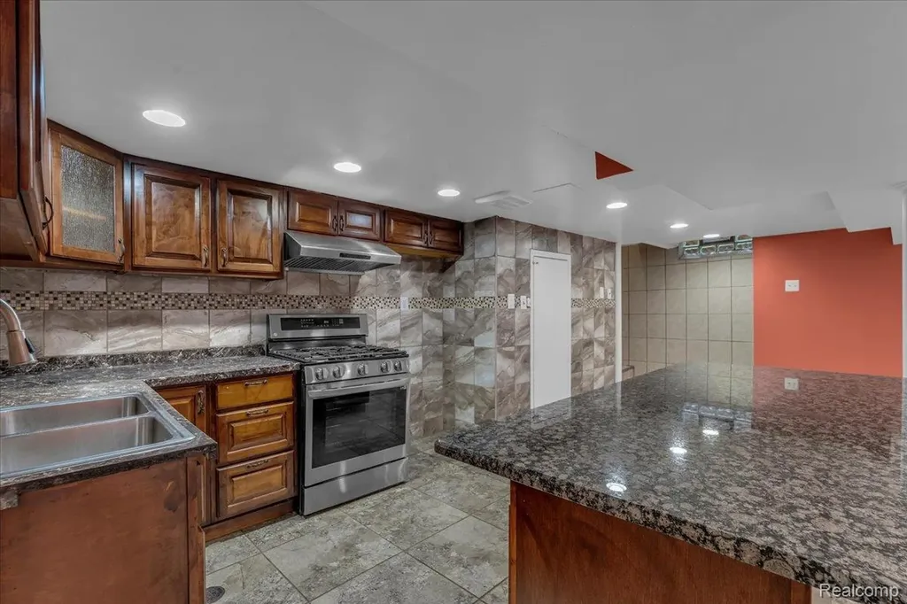 3511 Elizabeth Street Melvindale City MI 48122