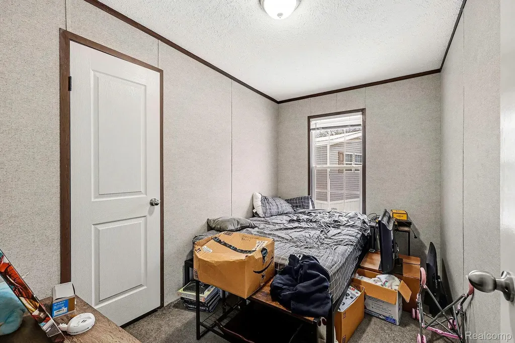 425 Elm Court Oakland Charter Township MI 48363