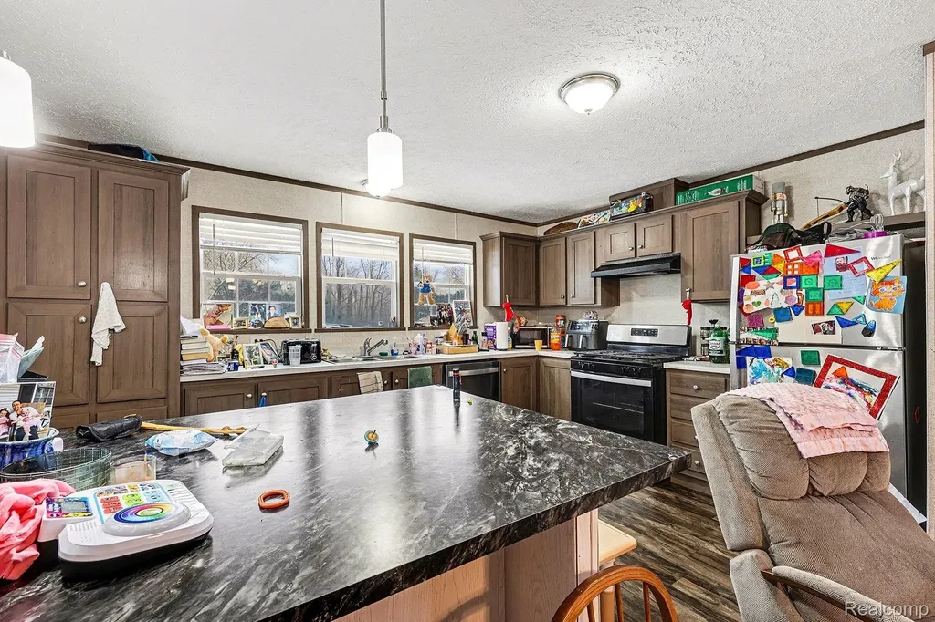 425 Elm Court Oakland Charter Township MI 48363
