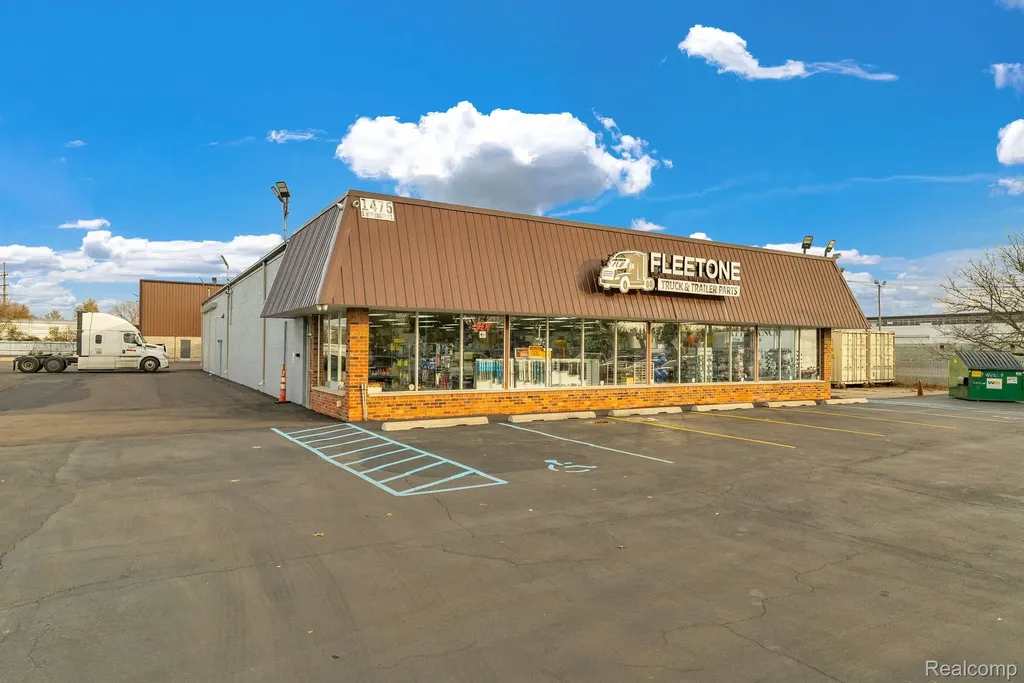 1475 S Newburgh Road Westland City MI 48186