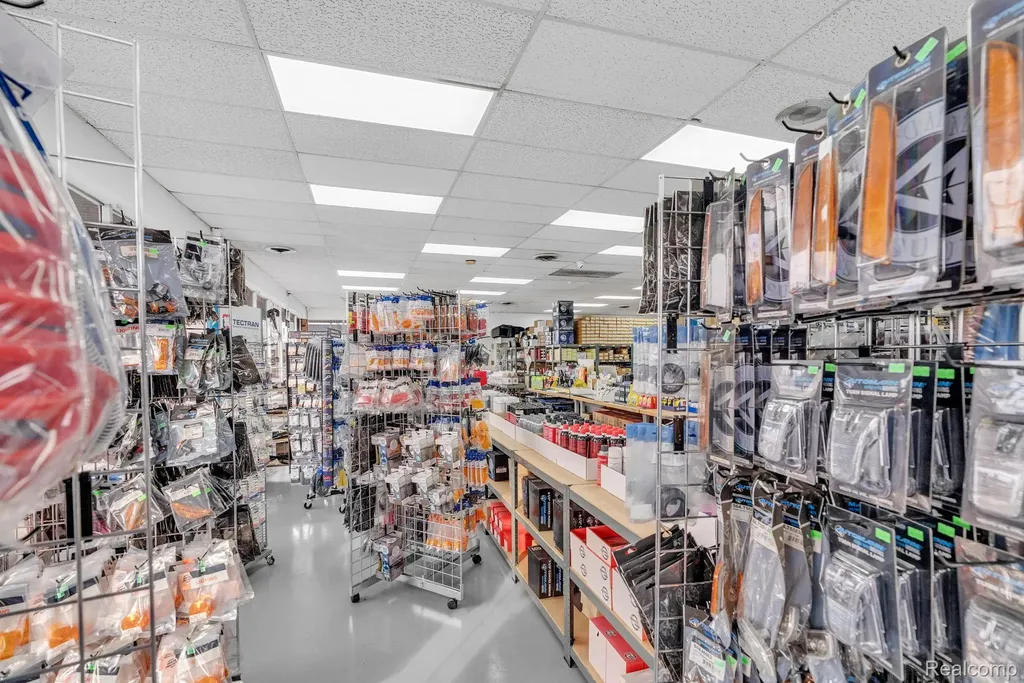 1475 S Newburgh Road Westland City MI 48186