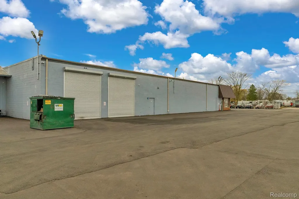 1475 S Newburgh Road Westland City MI 48186