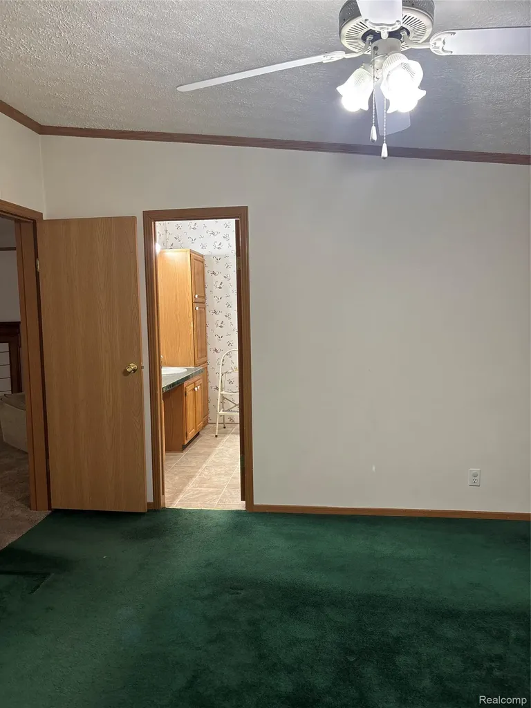 312 Black Oak Flint City MI 48506