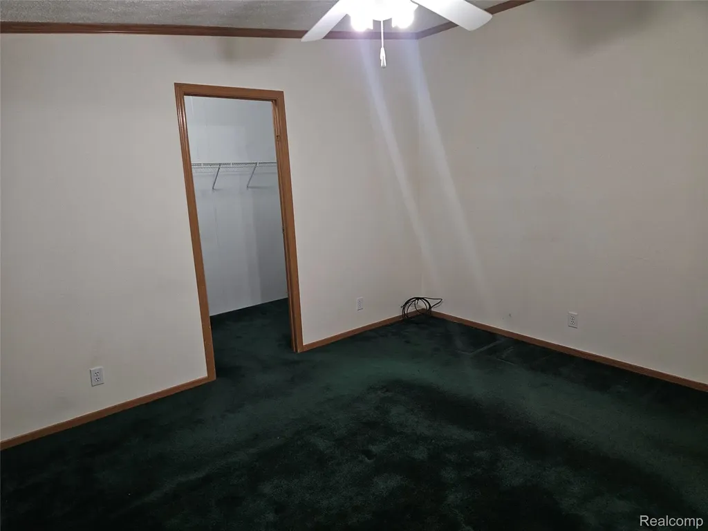312 Black Oak Flint City MI 48506