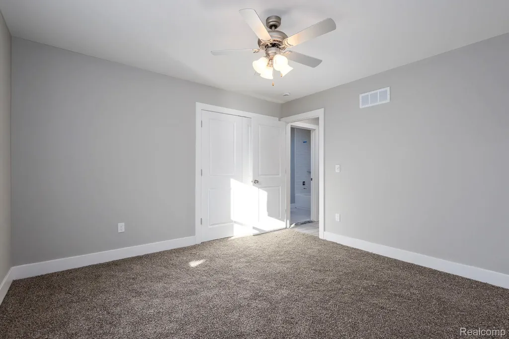2367 Baltimore Davison City MI 48423