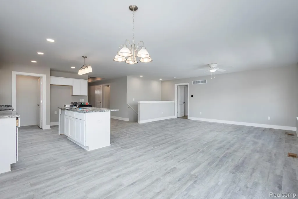 2367 Baltimore Davison City MI 48423
