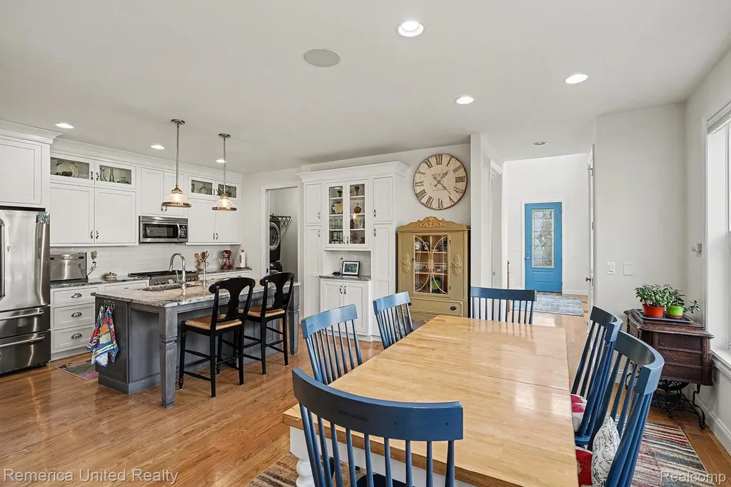 301 River Wood Trail Milford Village MI 48381