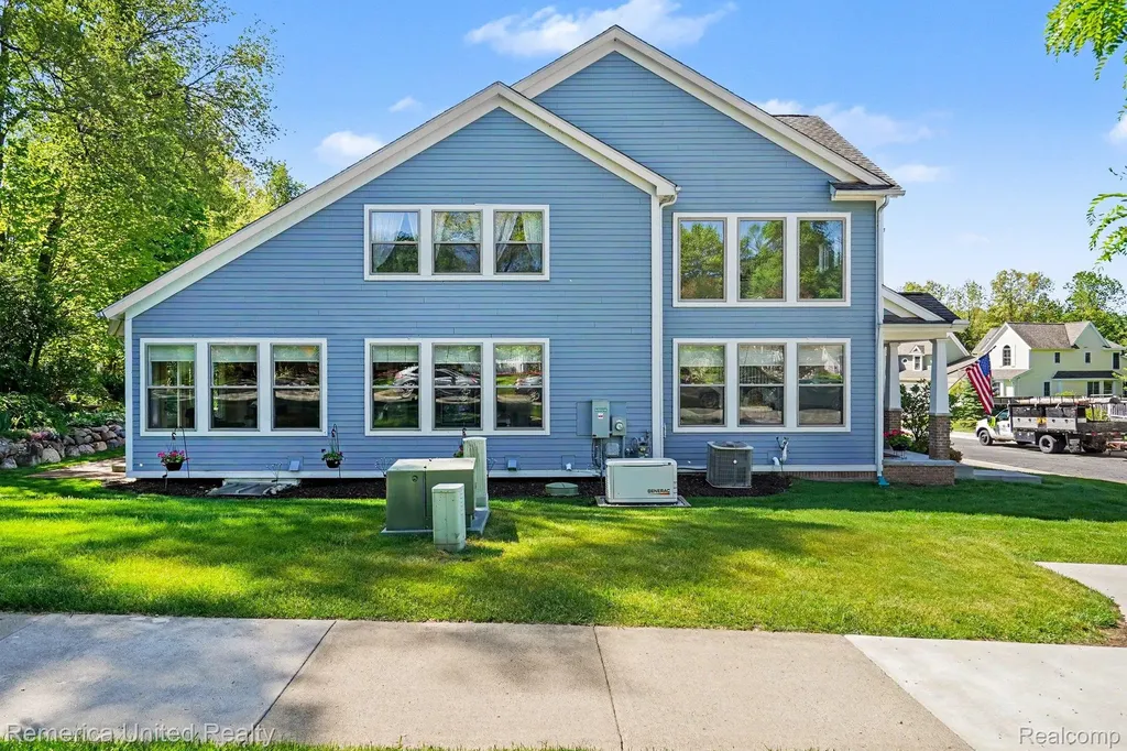 301 River Wood Trail Milford Village MI 48381