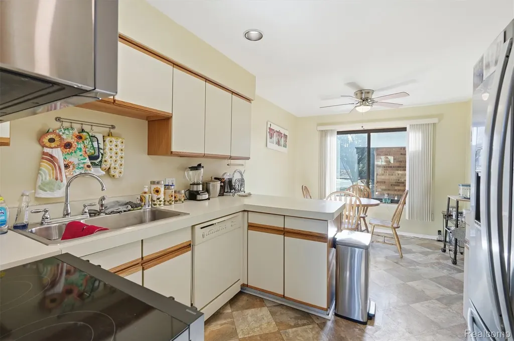 20148 Evergreen Meadows Road Southfield City MI 48076