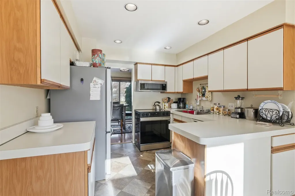 20148 Evergreen Meadows Road Southfield City MI 48076