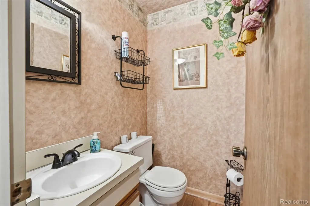 20148 Evergreen Meadows Road Southfield City MI 48076