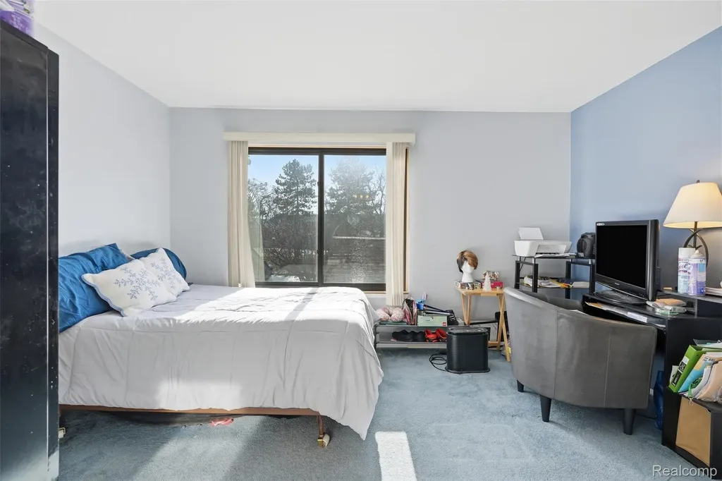 20148 Evergreen Meadows Road Southfield City MI 48076