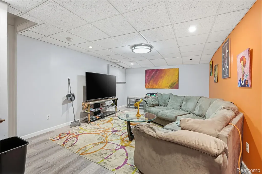 20148 Evergreen Meadows Road Southfield City MI 48076