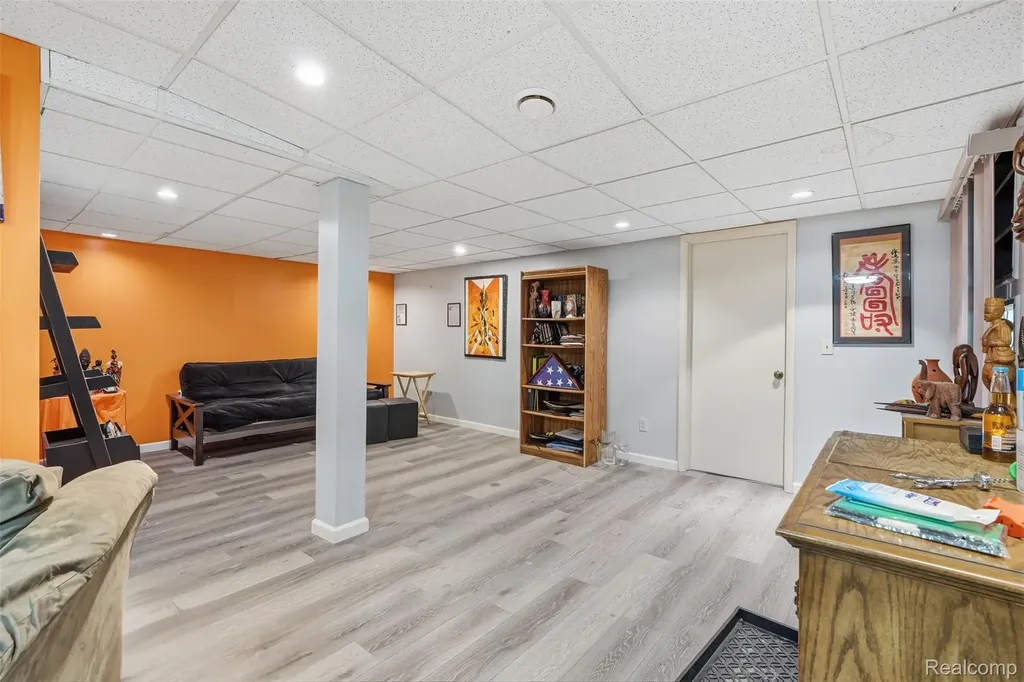 20148 Evergreen Meadows Road Southfield City MI 48076