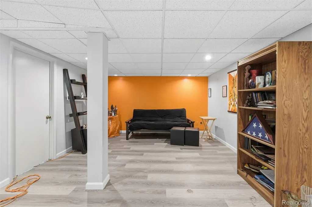 20148 Evergreen Meadows Road Southfield City MI 48076