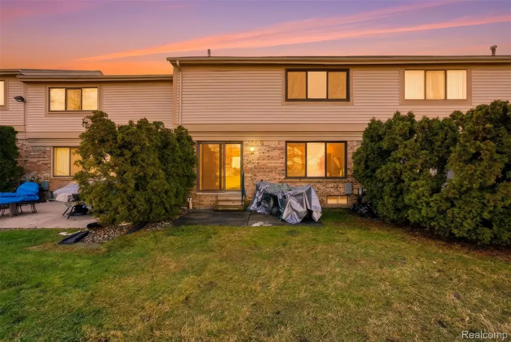 20148 Evergreen Meadows Road Southfield City MI 48076