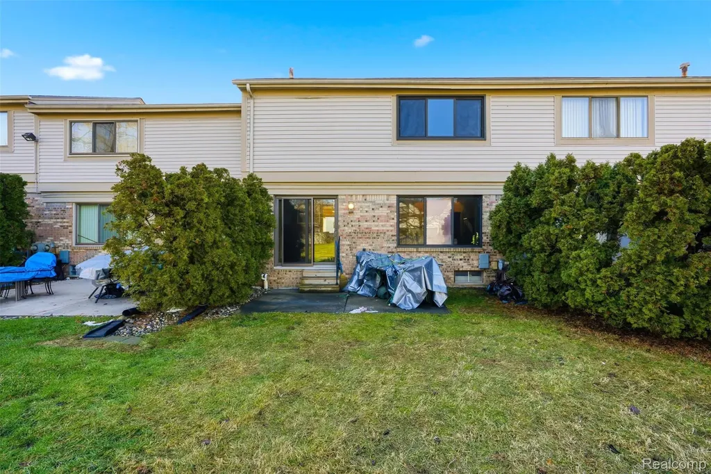 20148 Evergreen Meadows Road Southfield City MI 48076