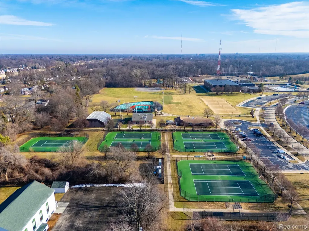 20148 Evergreen Meadows Road Southfield City MI 48076