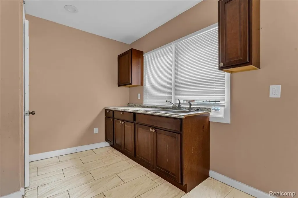11368 Nardin Drive Detroit City MI 48204