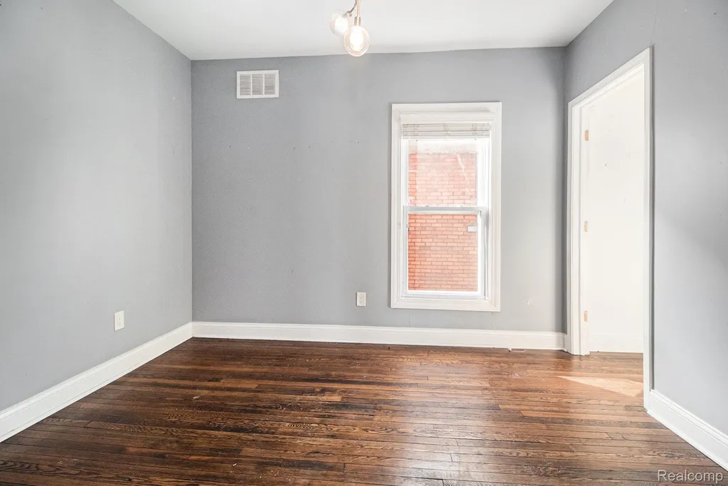 595 Belmont Street Detroit City MI 48202
