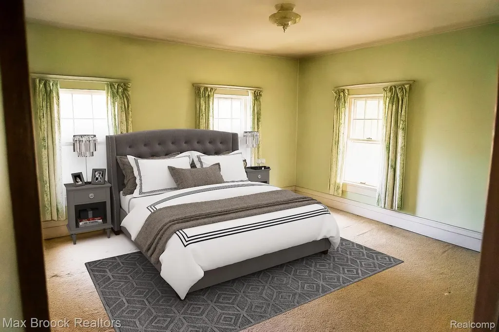24 Ridge Road Pleasant Ridge City MI 48069