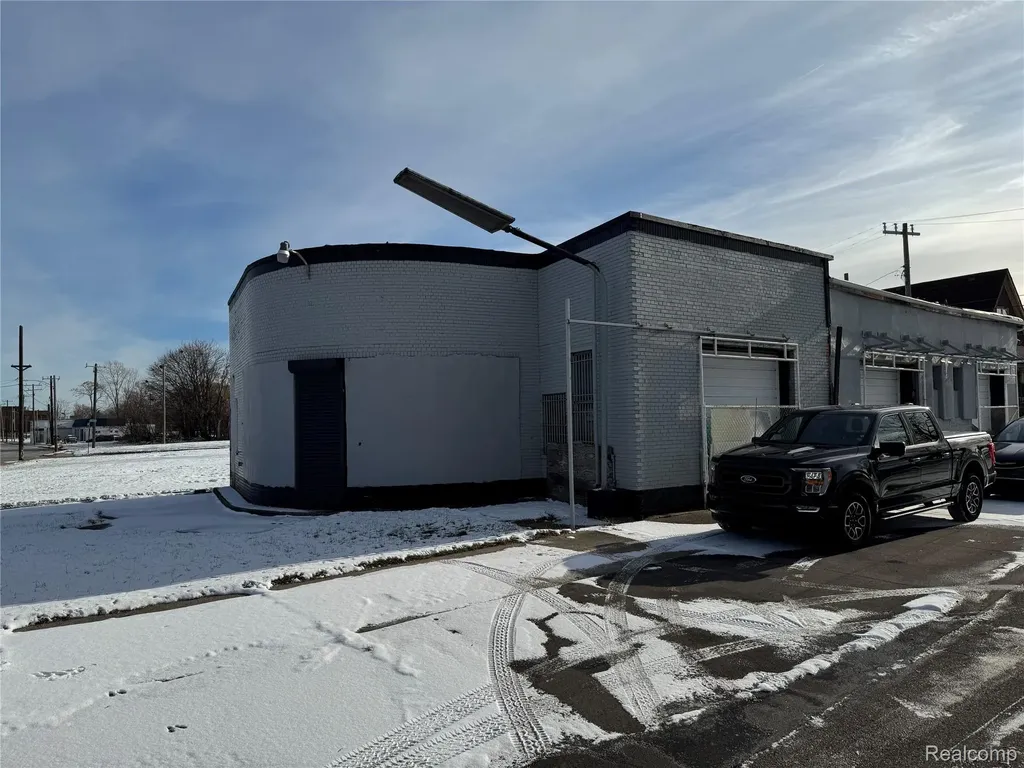 10400 Harper Avenue Detroit City MI 48213