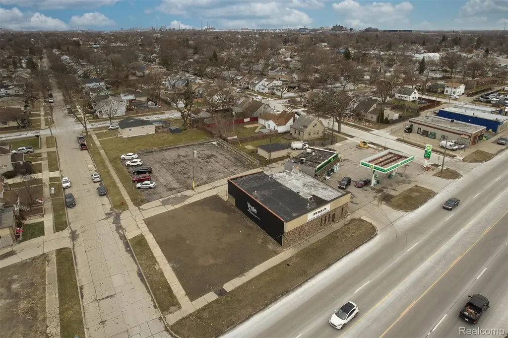 722 Southfield Road Lincoln Park City MI 48146
