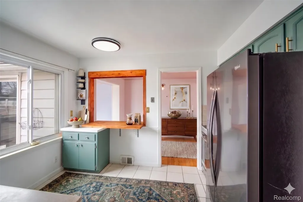 19217 Linville Street Grosse Pointe Woods City MI 48236