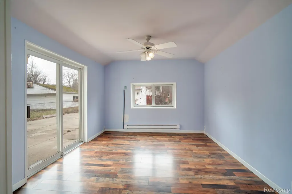 19217 Linville Street Grosse Pointe Woods City MI 48236