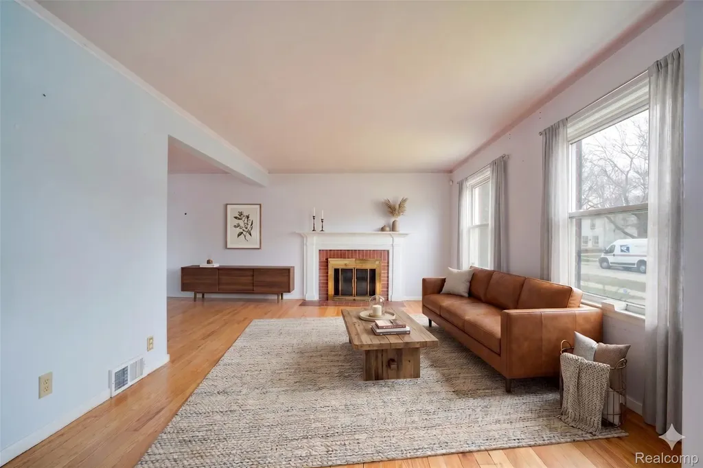 19217 Linville Street Grosse Pointe Woods City MI 48236
