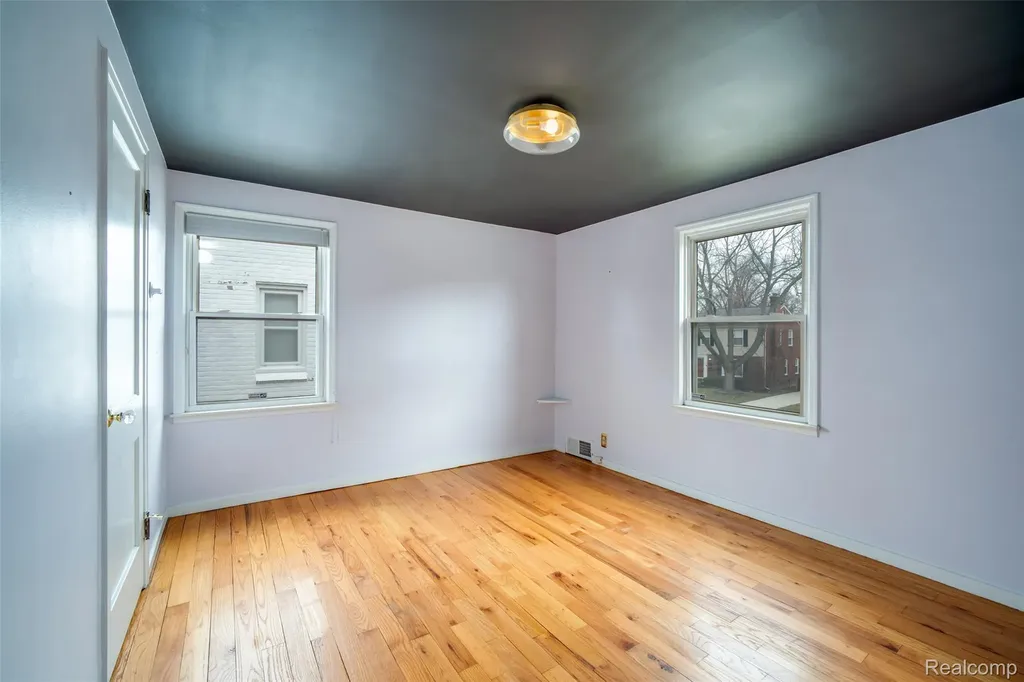 19217 Linville Street Grosse Pointe Woods City MI 48236