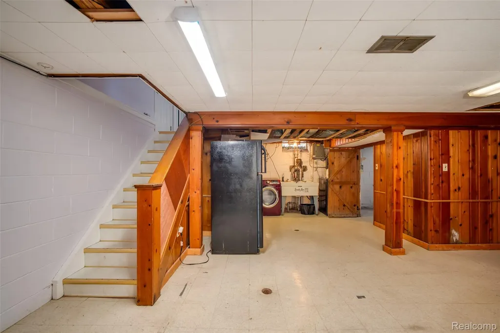 19217 Linville Street Grosse Pointe Woods City MI 48236