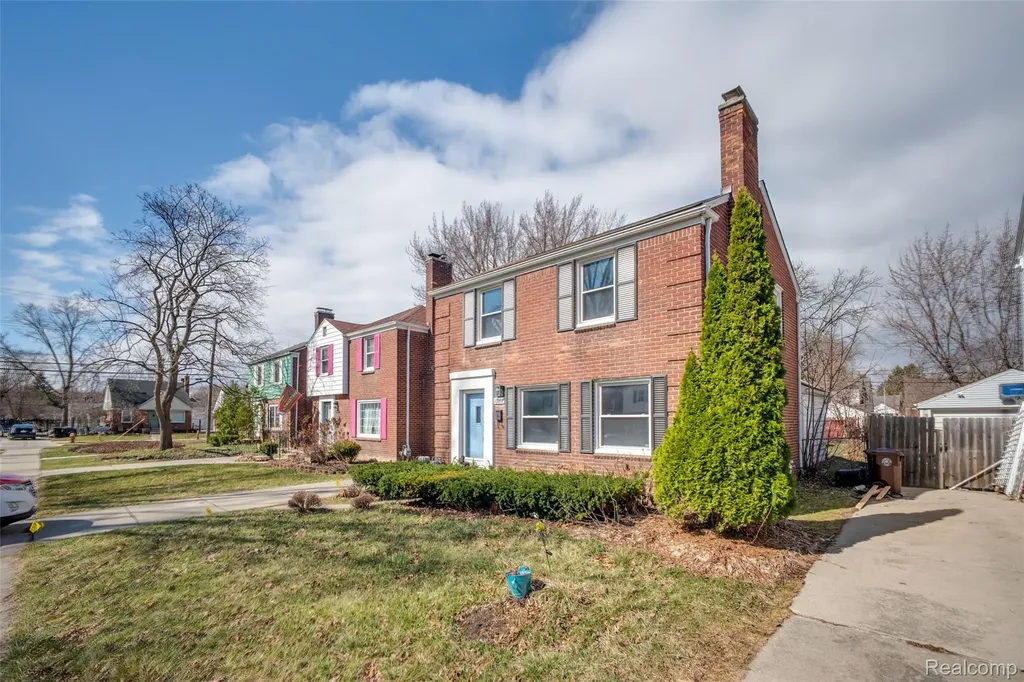 19217 Linville Street Grosse Pointe Woods City MI 48236