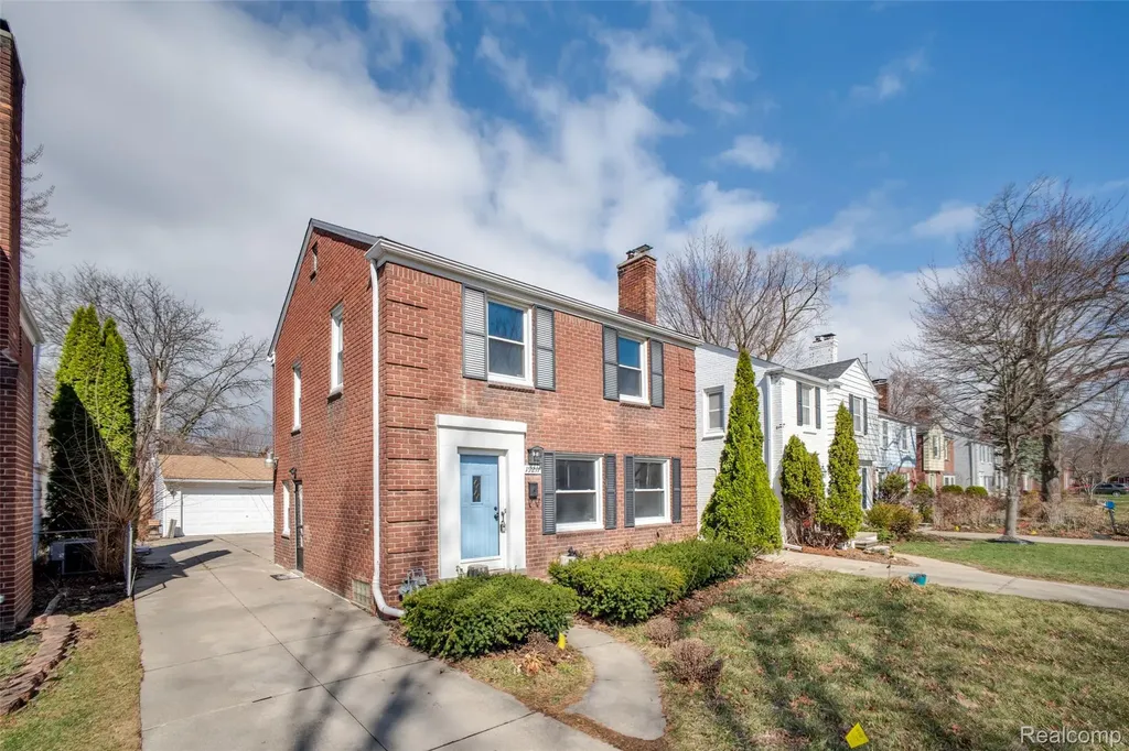 19217 Linville Street Grosse Pointe Woods City MI 48236