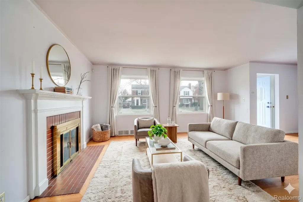 19217 Linville Street Grosse Pointe Woods City MI 48236