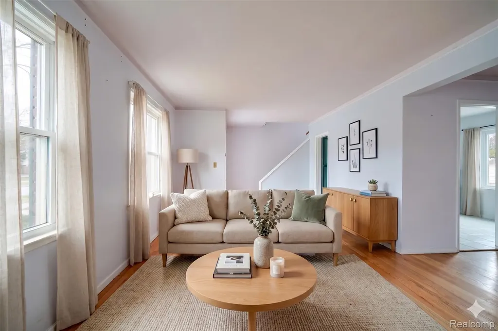 19217 Linville Street Grosse Pointe Woods City MI 48236