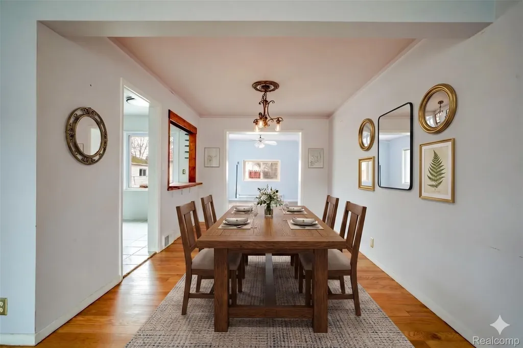 19217 Linville Street Grosse Pointe Woods City MI 48236