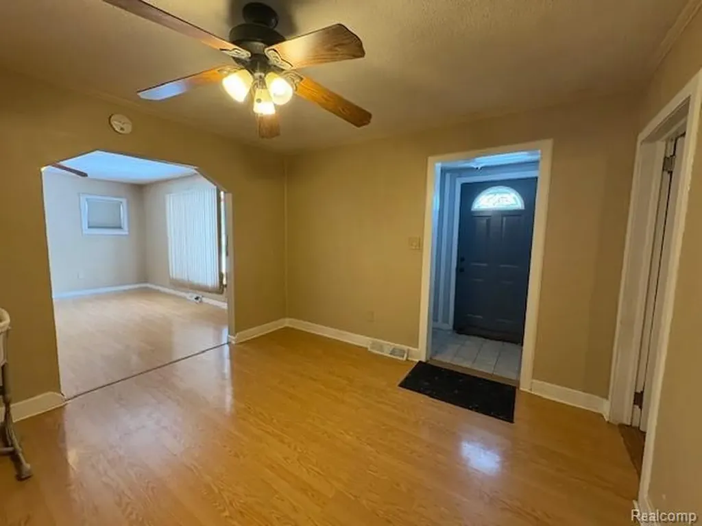 610 Kenilworth Avenue Pontiac City MI 48340