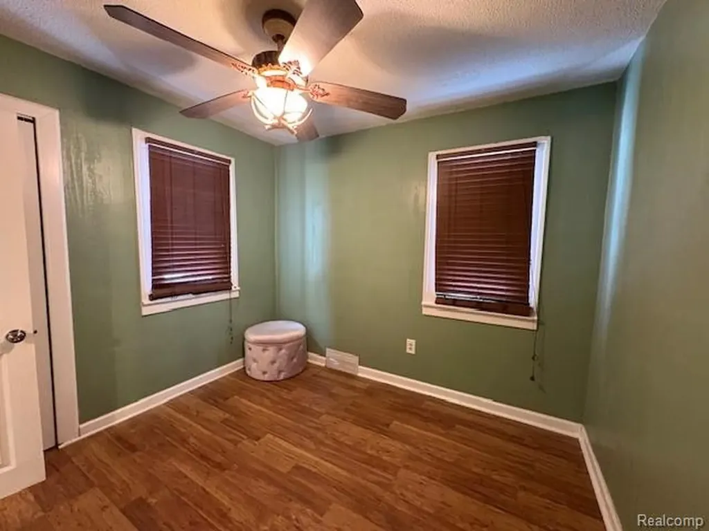 610 Kenilworth Avenue Pontiac City MI 48340