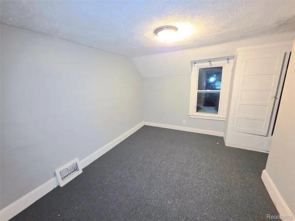 15384 Kentucky Street Detroit City MI 48238